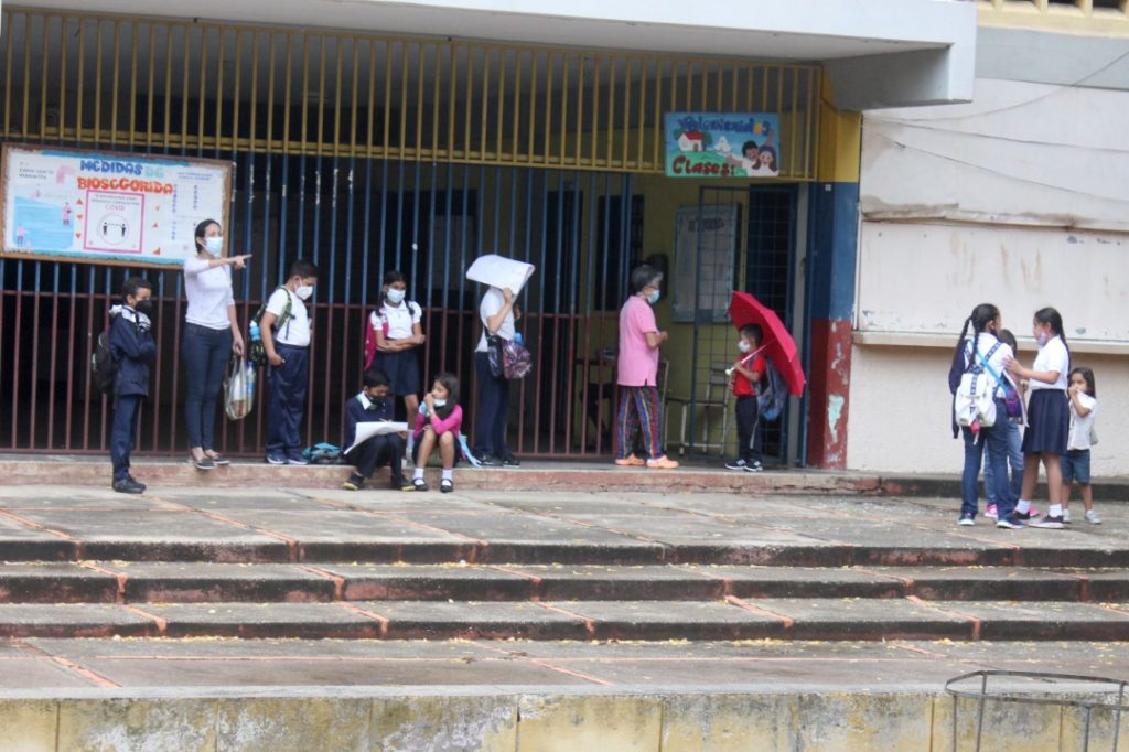 El 15 % de inasistencia en escuelas se debe a “problemas de servicios públicos”, según encuesta de Con La Escuela