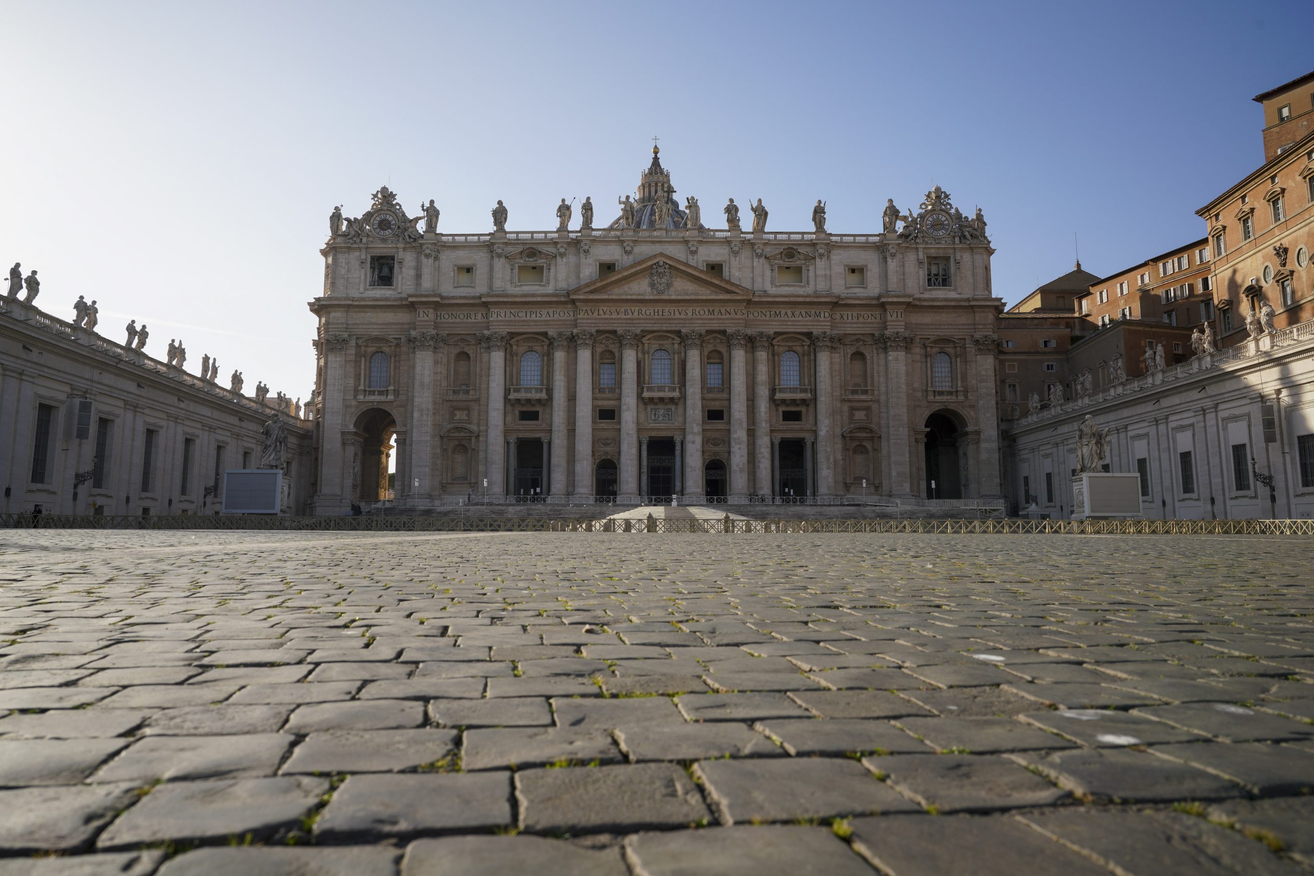 Acusado en juicio del Vaticano lleva su caso ante ONU; denuncia violación de sus derechos humanos