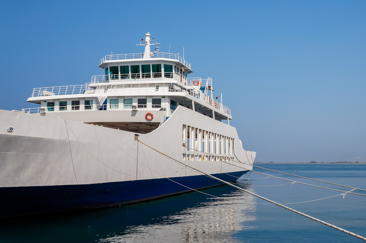 Ferry Paraguaná I llegó al puerto de La Guaira