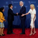 Presidente de Perú asegura que quieres arrestar a su esposa