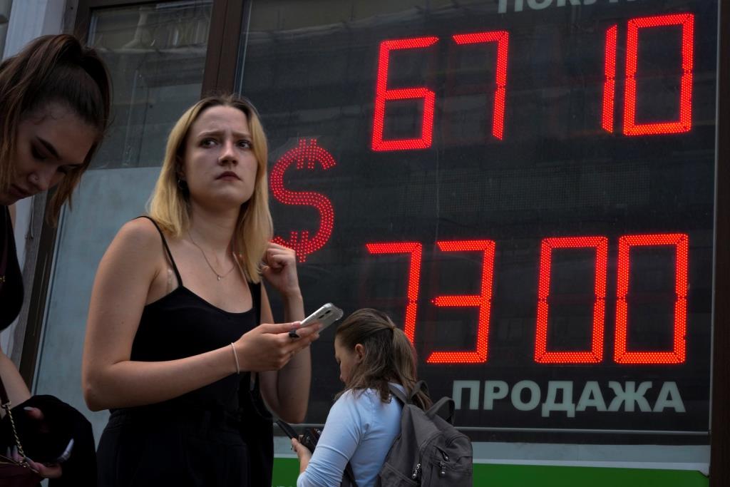 Economía de Rusia se contrae 4% en segundo trimestre