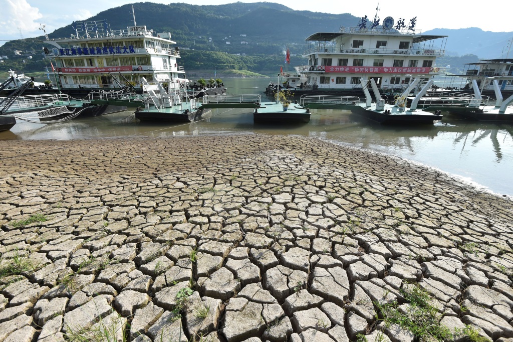 China raciona el suministro eléctrico por calor y sequía