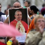 Francisco beatifica a Juan Pablo I, el papa "sonriente"