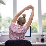 Microdescansos en el trabajo pueden aumentar el bienestar, pero solo en algunas situaciones