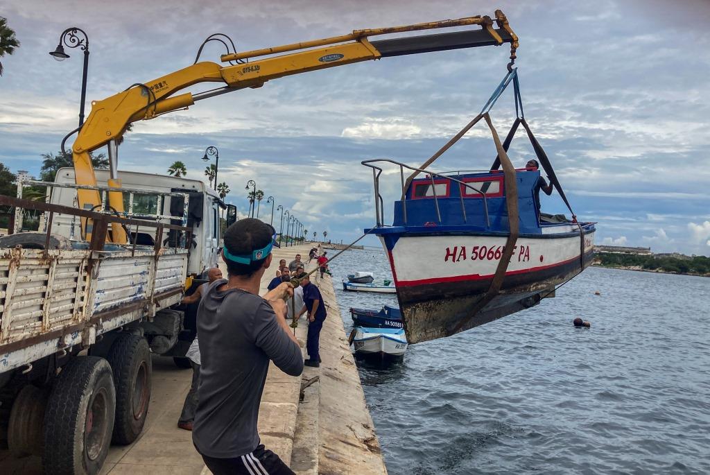 Huracán Ian toca tierra en el oeste de Cuba convertido en un huracán de categoría tres