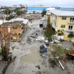 Ian se dirige a las Carolinas después de azotar Florida