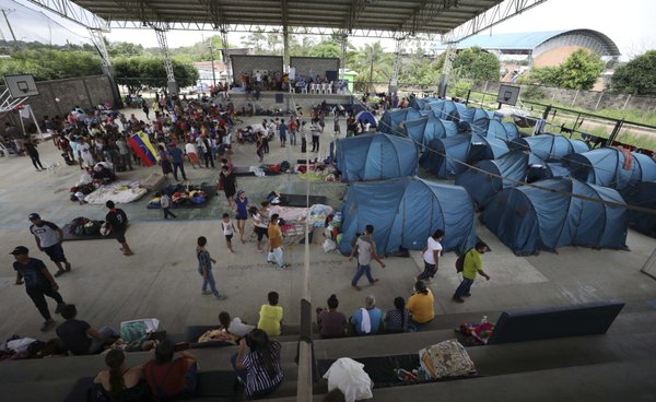 Migrantes venezolanos reciben asistencia médica diaria en Panamá