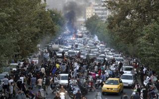 Al menos 41 muertos y 1.180 detenidos en protestas en Irán por muerte de Amini