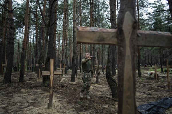 Ucrania | Misión de la ONU investigará hallazgo de al menos 400 tumbas en Izium