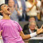 Félix Auger Aliassime se creció en la final en Suiza