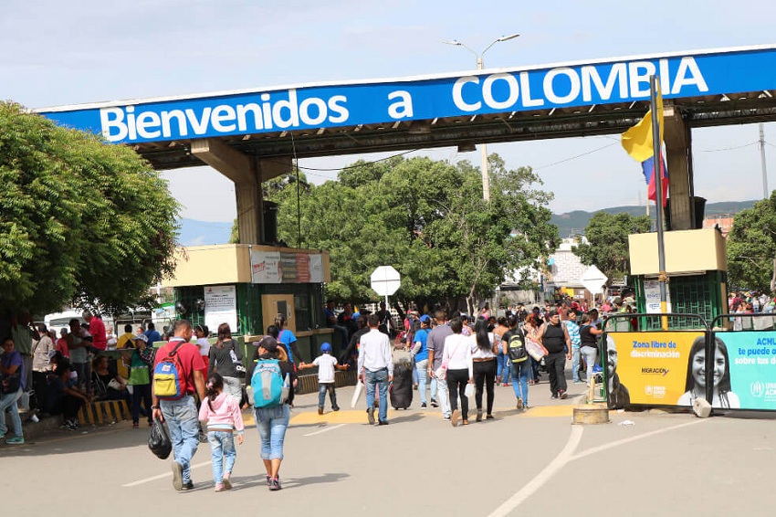 Al menos 1.200 venezolanos se movilizan a diario en la frontera con el Norte de Santander