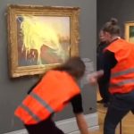 (+video) Activistas ambientales lanzan puré de papa a un cuadro de Claude Monet