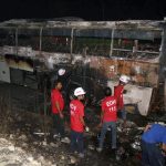 Pakistán | Fallecen al menos 18 personas en autobús incendiado