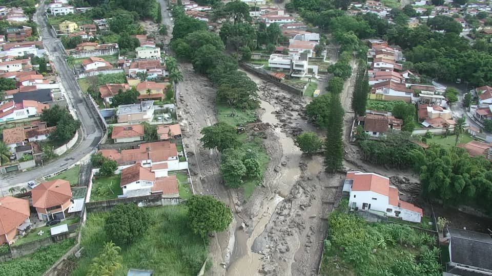 Autoridades se despliegan para atender a población aislada de El Castaño