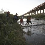 EEUU y México buscan nuevas medidas para gestionar repunte de migrantes