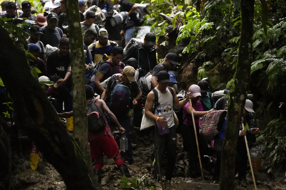 Panamá cierra frontera a venezolanos sin visa que llegan del norte