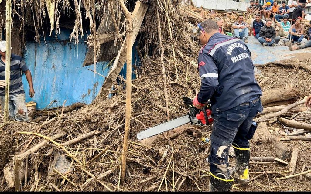 Asciende a 50 el número de fallecidos por deslave en Las Tejerías