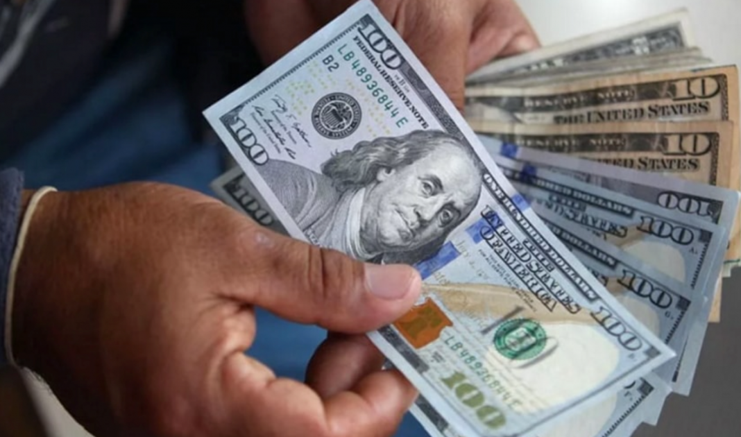 El dólar cayó este 13-Dic 8,94 % y cerró en Bs.15,89