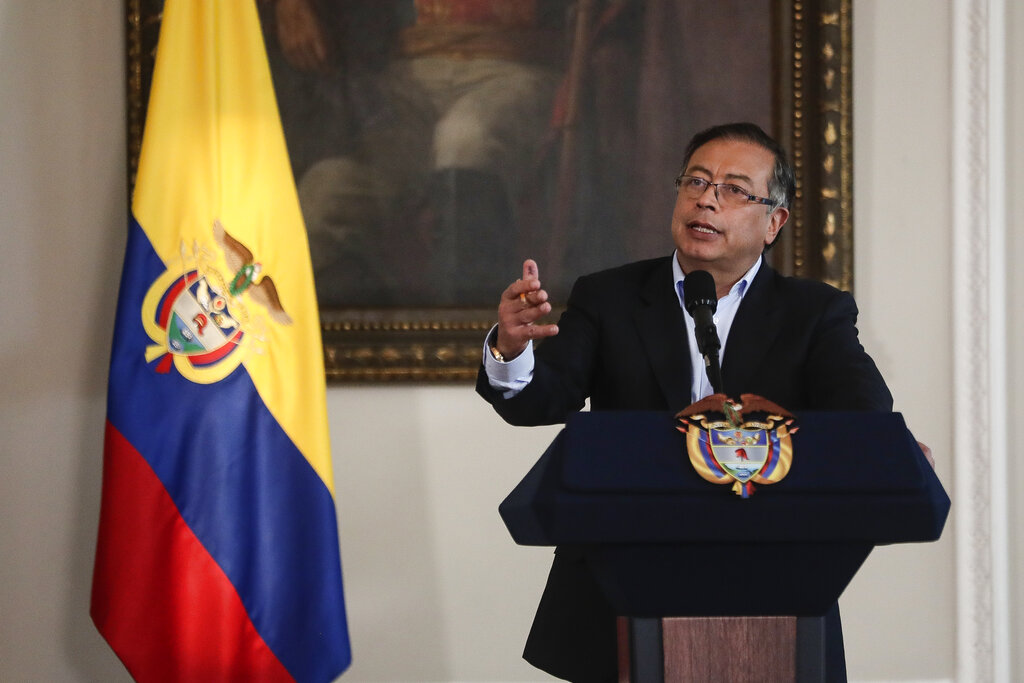 Petro acusa al ELN de «sabotear» negociaciones de paz en Colombia