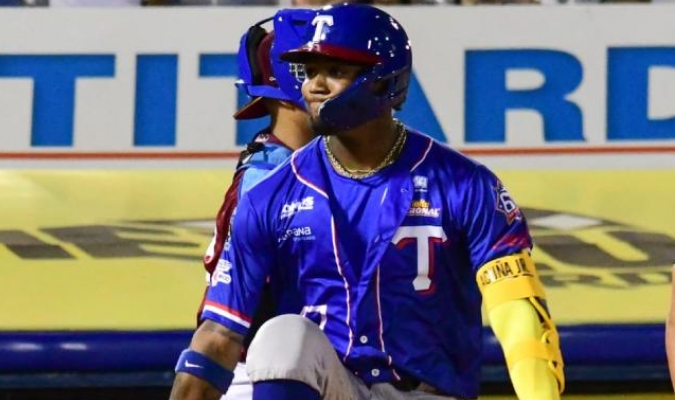 Ronald Acuña Jr debutó con jonrón en la LVBP