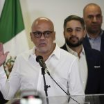 Gobierno y oposición firman segundo acuerdo parcial en México