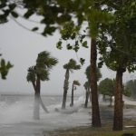 Huracán Tammy amenaza con vientos huracanados y lluvias a islas caribeñas