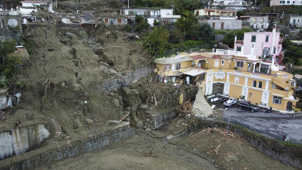 Dos muertos por deslizamiento de tierra en Italia