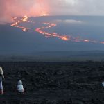 Espectáculo de volcán causa boom del turismo en Hawai