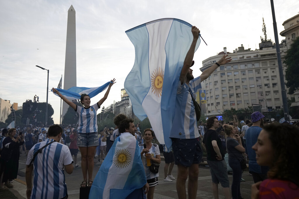 Argentina da rienda suelta a la alegría sin incidentes de gravedad