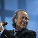 Joan Manuel Serrat se despide definitivamente de los escenarios