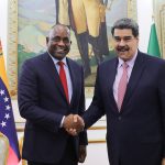 Maduro sostuvo encuentro con el primer ministro de Dominica, Roosevelt Skerrit