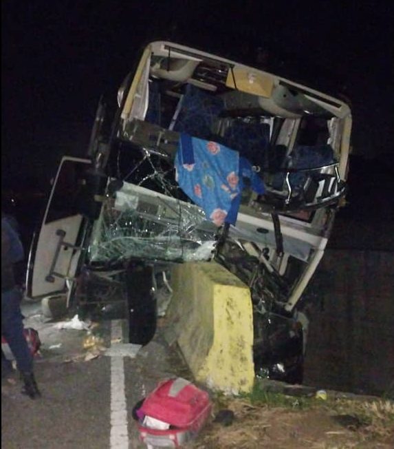 Accidente en autopista José Antonio Páez deja dos personas fallecidas