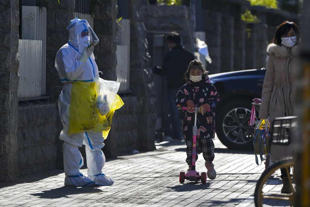 China relaja algunas medidas contra virus