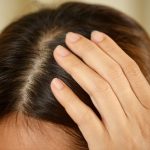 Aprende a preparar un champú con vitamina E para detener la caída de cabello