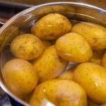 Te contamos los beneficios del agua de papa