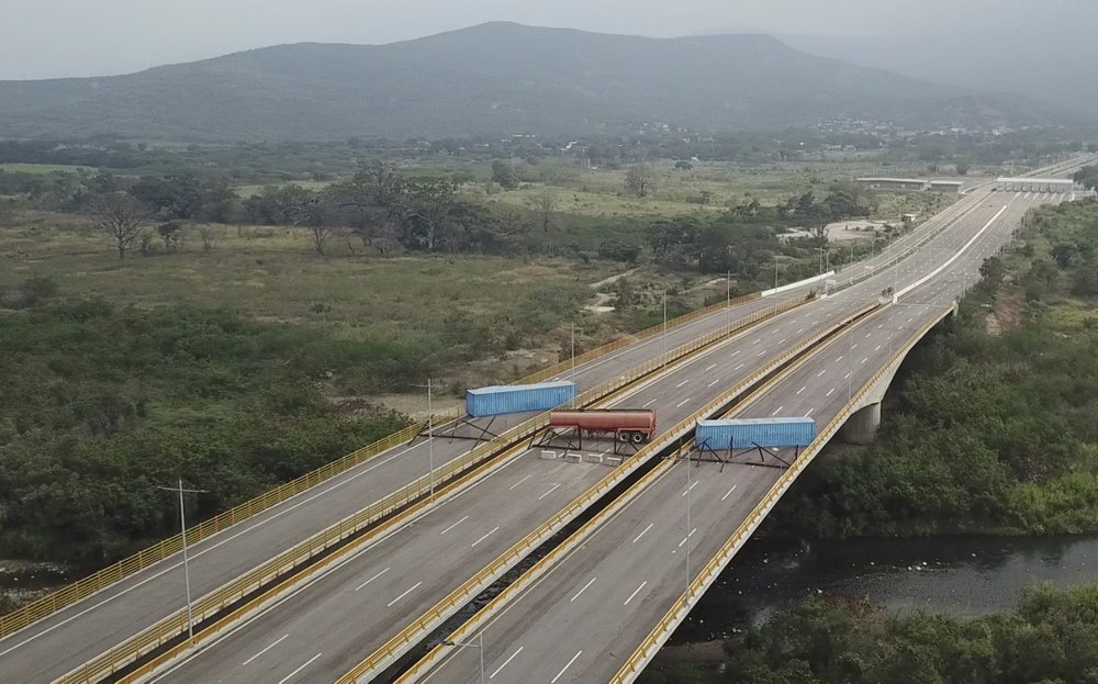 Venezuela adecúa el puente Tienditas para el paso de vehículos