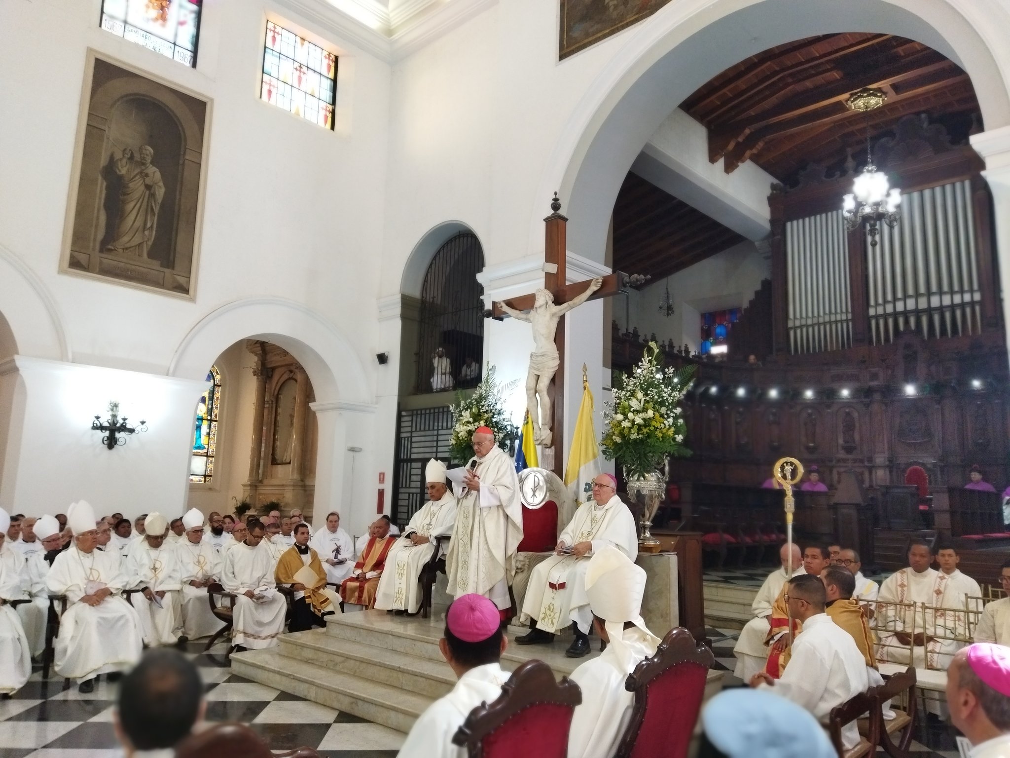 Cardenal Baltazar Porras asumió como arzobispo N° 16 de Caracas