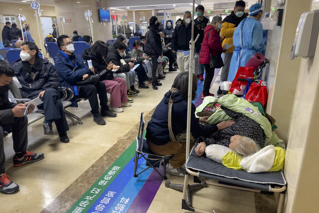 China | Repunte de casos de Covid-19 deja sin camas a Hospital de Beijing