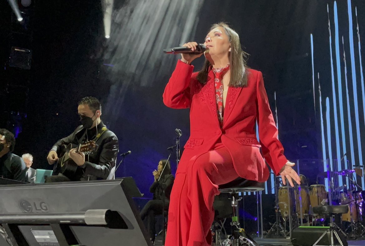 Ana Gabriel seguirá hospitalizada debido a complicaciones