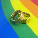 Iglesia de Inglaterra aprueba bendecir, pero no casar, a parejas homosexuales