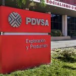 Empresario estadounidense firmó acuerdo con Pdvsa para comprar asfalto, según Bloomberg