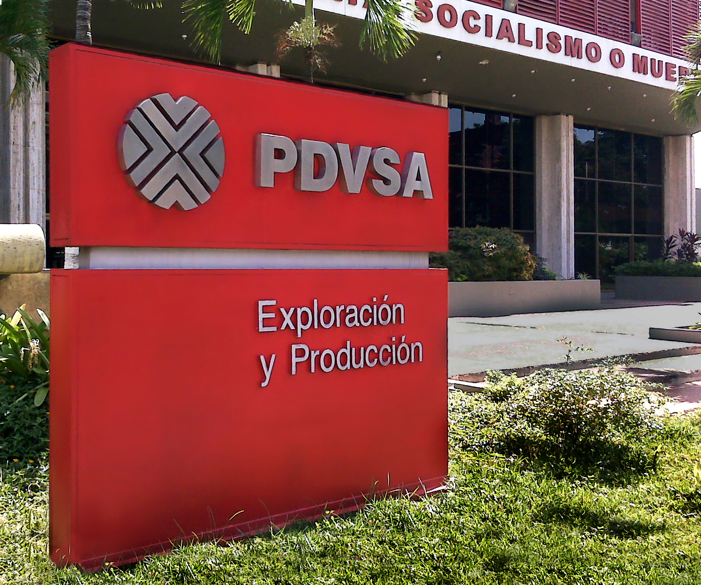 Empresario estadounidense firmó acuerdo con Pdvsa para comprar asfalto, según Bloomberg