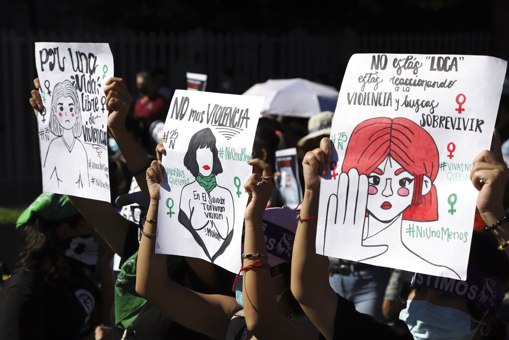 El Salvador pasa reforma para que feminicidios no prescriban