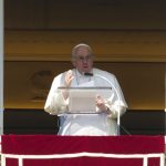 El Papa pide a los políticos suscitar "intenciones de paz"