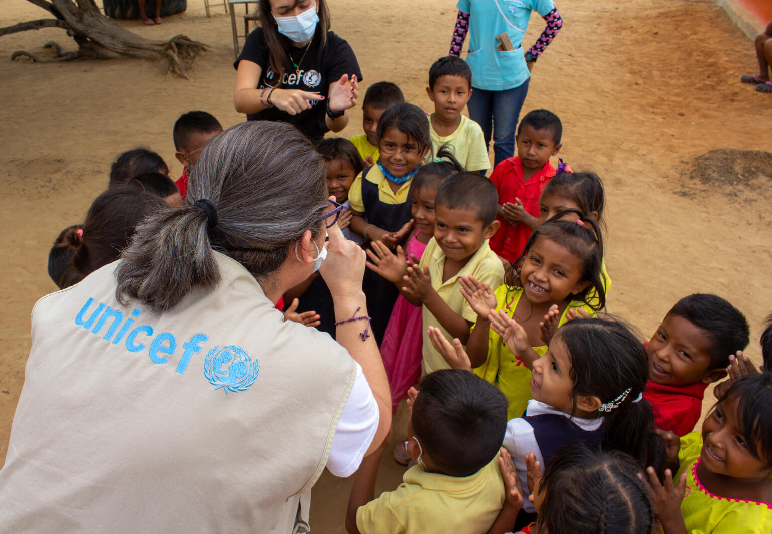 Venezuela y Unicef firman acuerdo para proteger a niños y adolescentes ante crisis climática