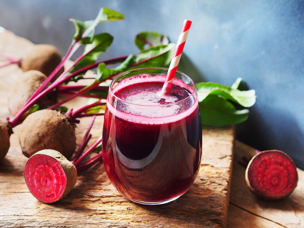 Beber jugo de remolacha puede aumentar tu fuerza muscular