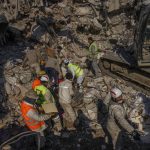 Tres jóvenes fueron rescatados con vida tras nueve días del terremoto