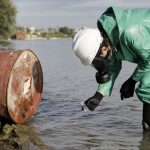 Derrame químico en río de Filadelfia deja largas colas para adquirir agua en supermercados