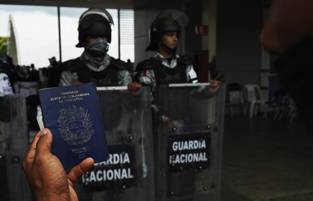 México autoriza paso a migrantes de Venezuela con cita confirmada por Oficina de Aduanas