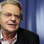 Fallece Jerry Springer, icónico conductor de televisión de EEUU